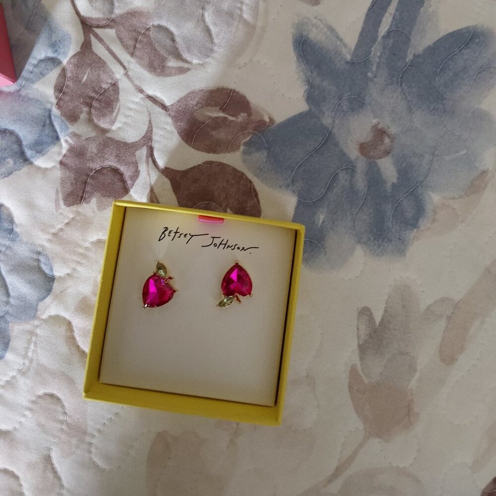 ***LOW START *** NWT/NIB Betsey Johnson Earrings